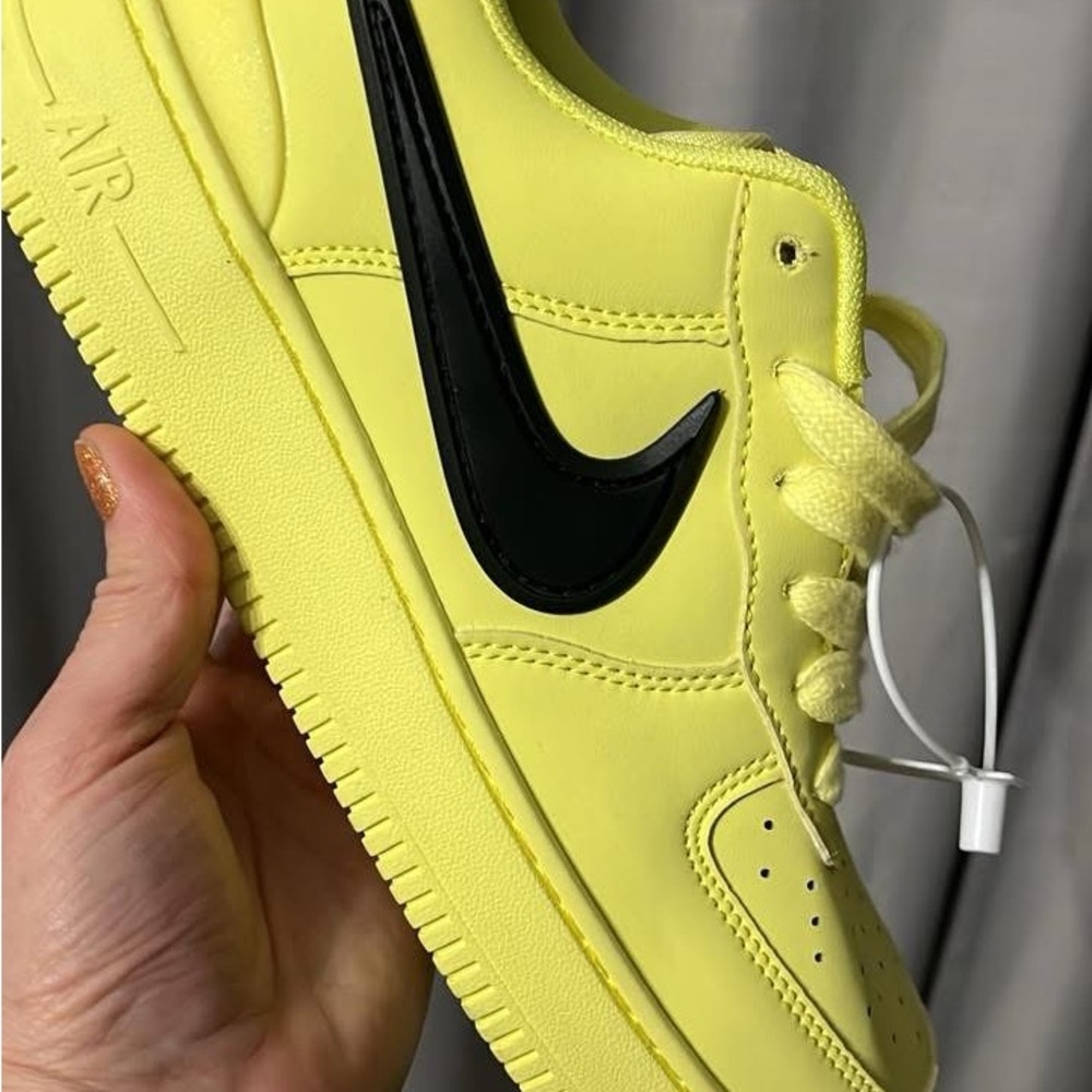 Nike Kids Lemon Yellow Sneakers with Black Swoosh